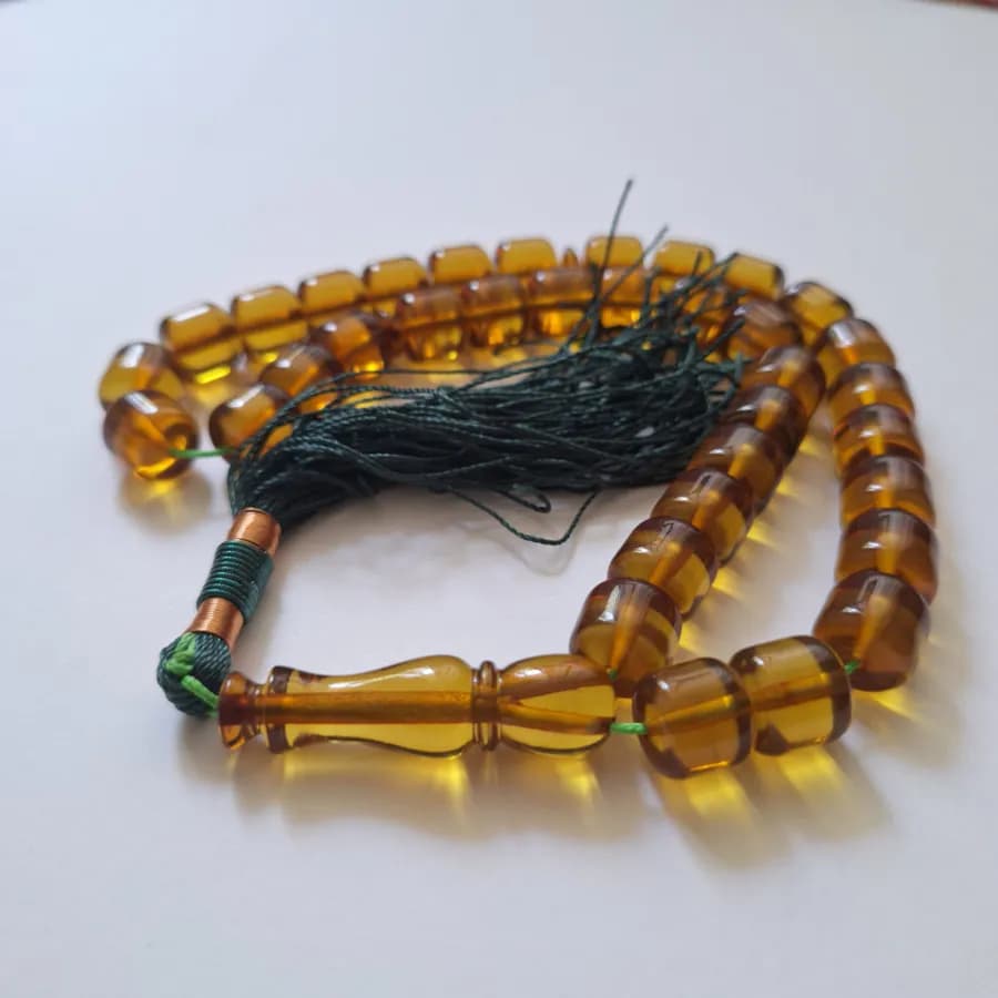 تسبیح سندلوس عسلی بودار 35 دانه اصل کد 1351 استوانه‌ای بسیار خوشرنگ آقابزرگ — تصویر ۲