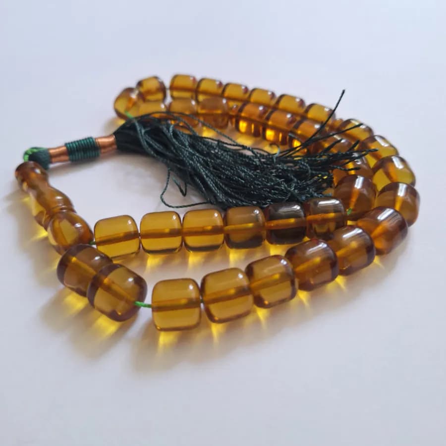 تسبیح سندلوس عسلی بودار 35 دانه اصل کد 1351 استوانه‌ای بسیار خوشرنگ آقابزرگ — تصویر ۴