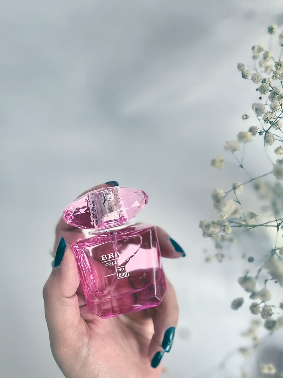 ادکلن برند کالکشن کد 030 Versace bright crystal absolu حجم ۲۵ میلی‌لیتر
