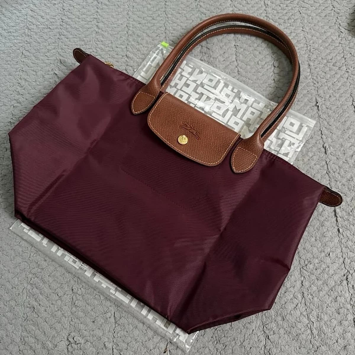 کیف لانگ چمپ (‏longchamp bag le pliage burgundy) — تصویر ۶