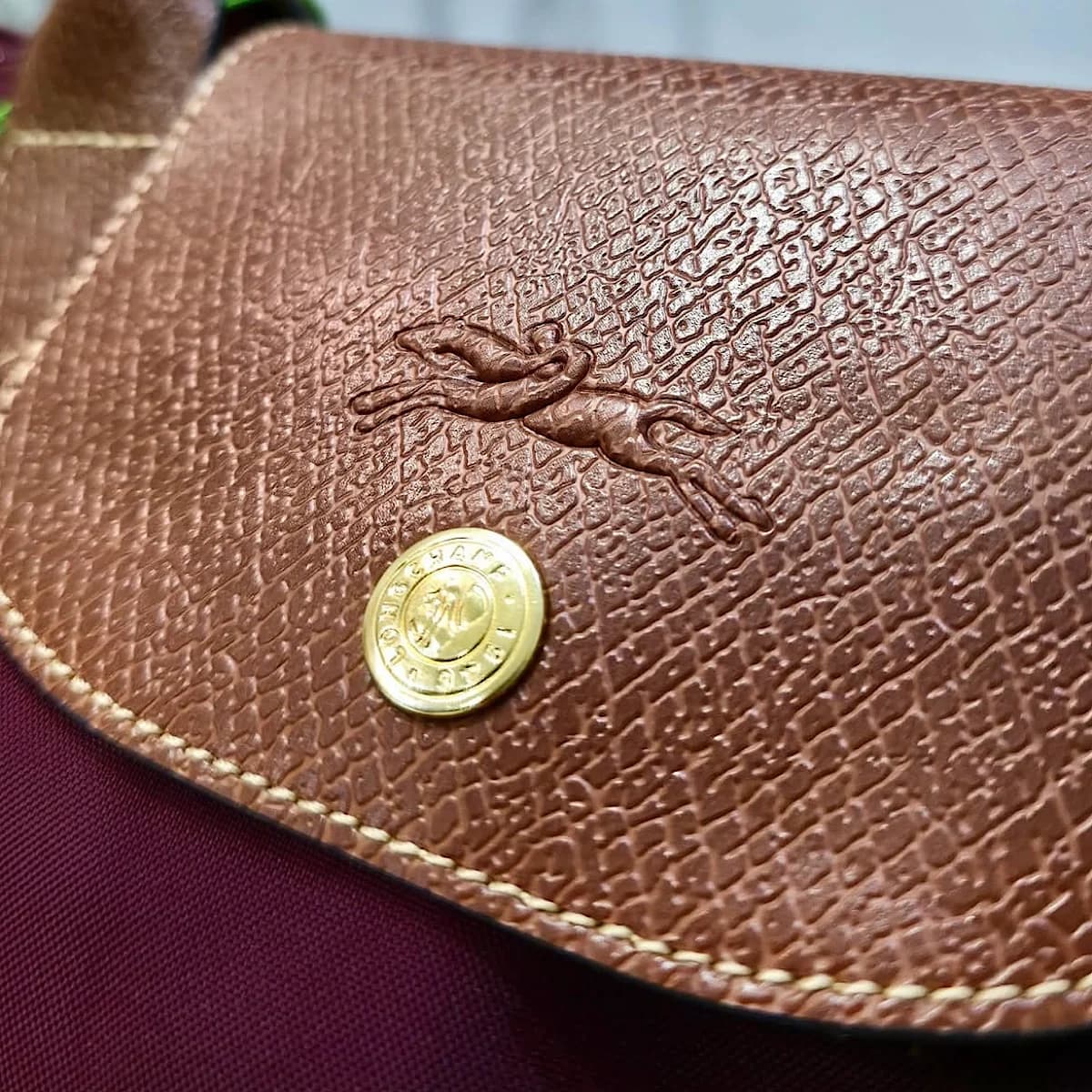 کیف لانگ چمپ (‏longchamp bag le pliage burgundy) — تصویر ۹