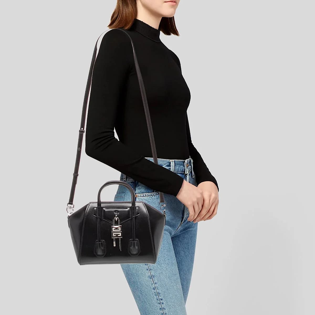 کیف جیوانچی Givenchy Antigona Lock bag — تصویر ۸