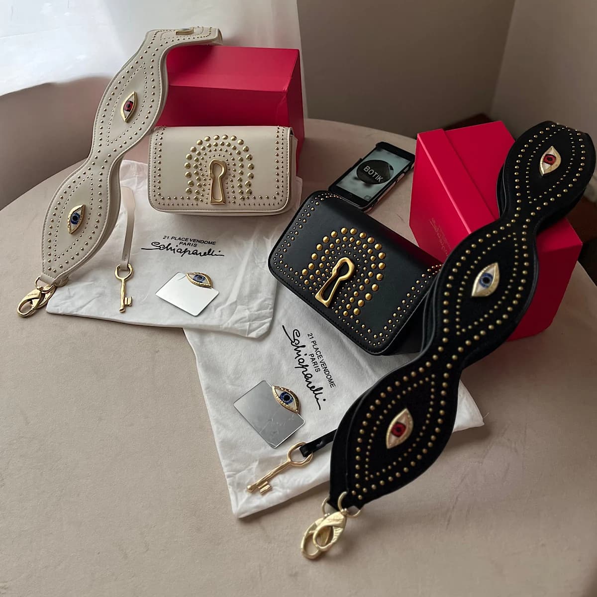 کیف برند اسکیاپارلی ( Schiaparelli clutch bag) — تصویر ۲