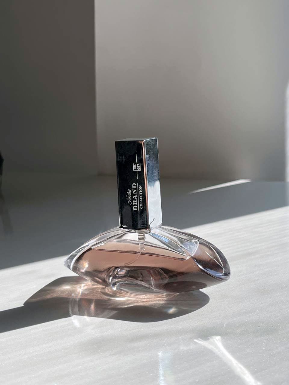 ادکلن برند کالکشن کد 097 CK euphoria woman حجم ۲۵ میلیلیتر — تصویر ۵