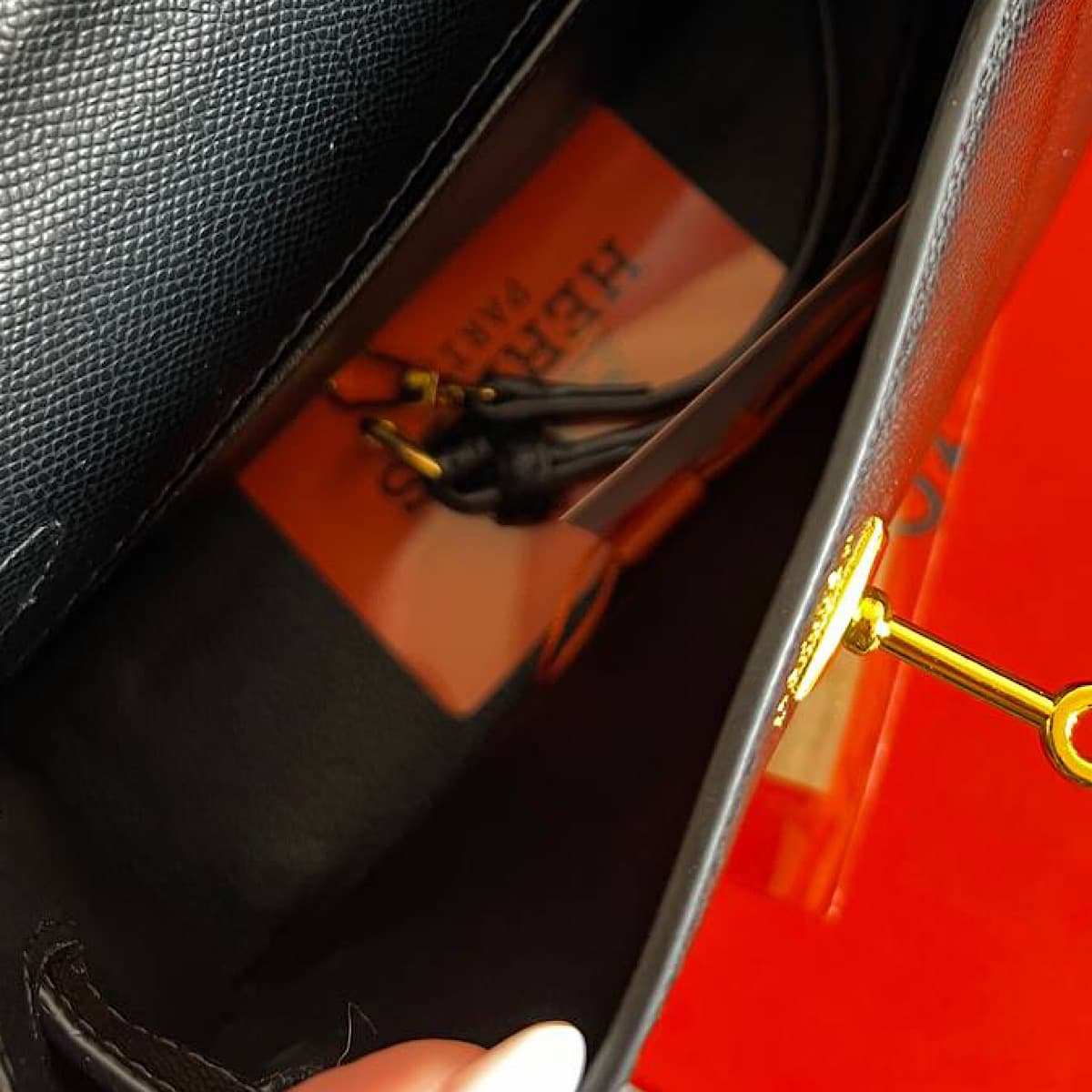 کیف هرمس مشکی مدل کلی (Hermes) — تصویر ۵
