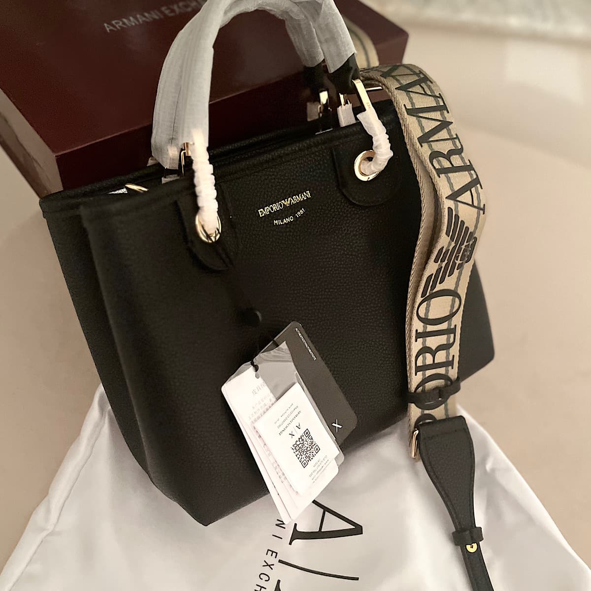 کیف آرمانی (EMPORIO ARMANI Bag) — تصویر ۴