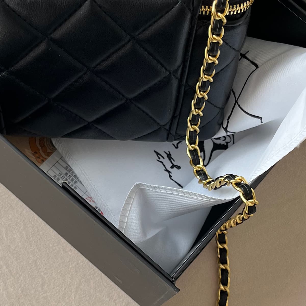 کیف شنل سوپر مستر کوالیتی (Chanel Vanity Bag) — تصویر ۳