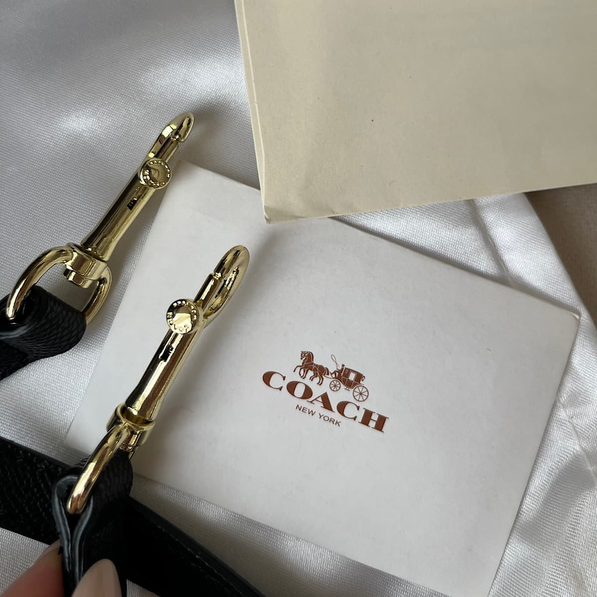 کیف کوچ صندوقی (Coach) — تصویر ۵