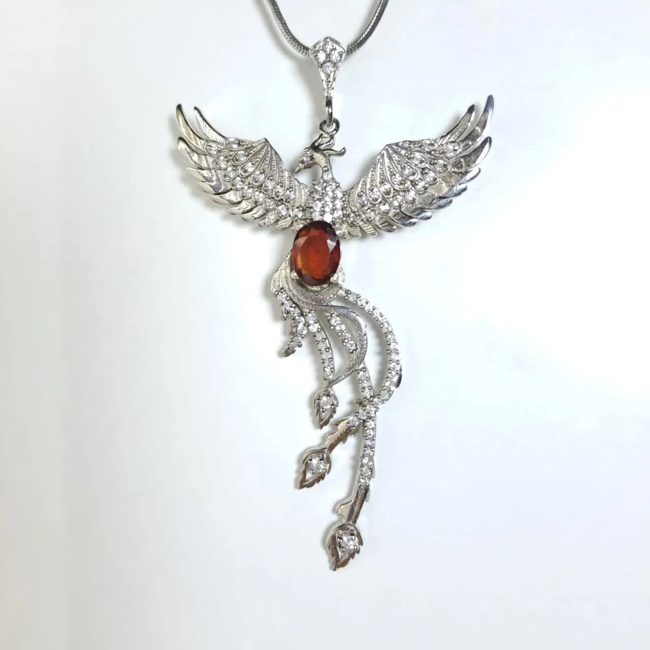 گردنبند یا مدالی نقره عیار استاندارد با نگین گارنت اصل معدنی آقابزرگ کد Med125 — تصویر ۳
