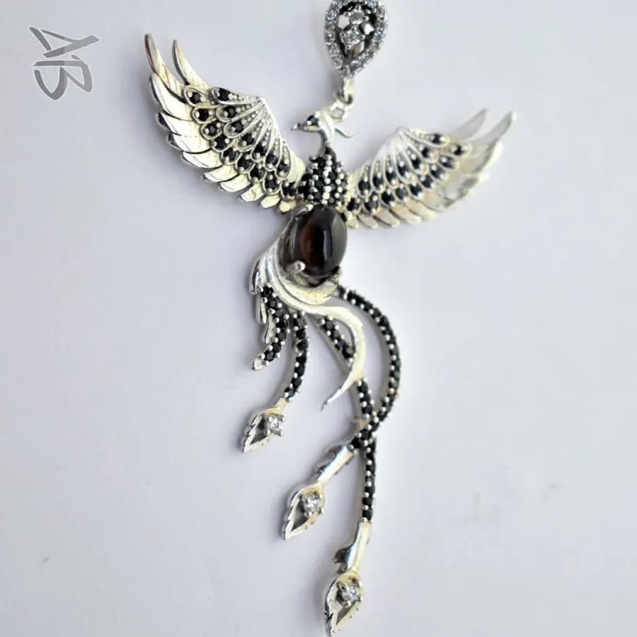 گردنبند یا مدالی نقره اصل زنانه نگین اسموکی کوارتز طرح سیمرغ آبکاری طلا سفید آقابزرگ کد Med120 — تصویر ۲