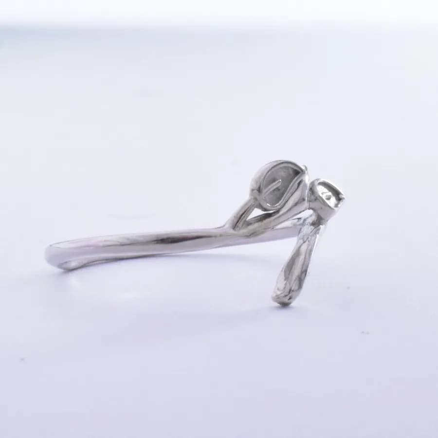 انگشتر نقره زنانه Gemless ظریف آبکاری رودیوم طرح گلبرگ، کد 361 — تصویر ۳