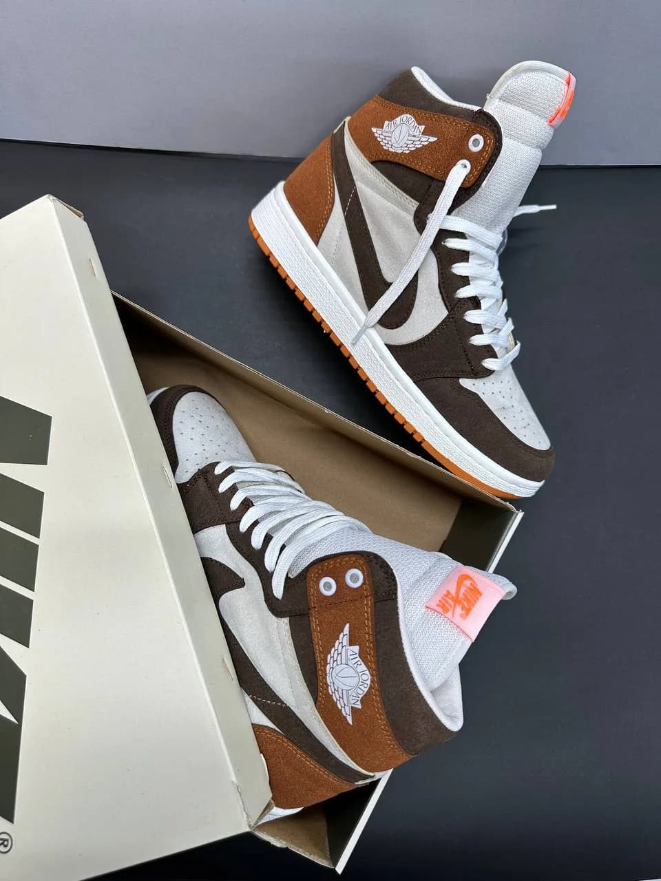 کتونی نایک ایر جردن 1 ساق بلند موکا قهوه‌ای نارنجی (Nike Air Jordan 1 High)