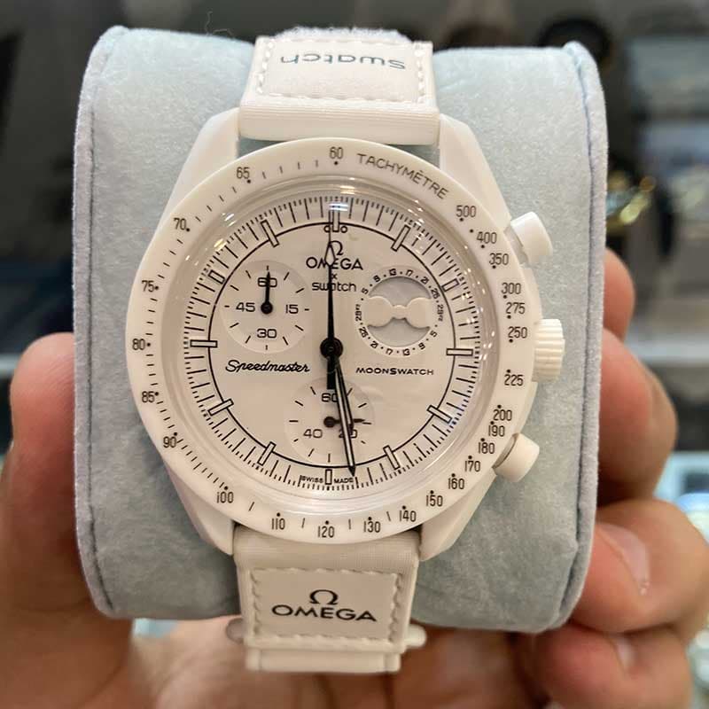 ساعت مچی مردانه امگاسواچ مدل MISSION TO THE MOONPHASE سه موتوره فعال — تصویر ۸