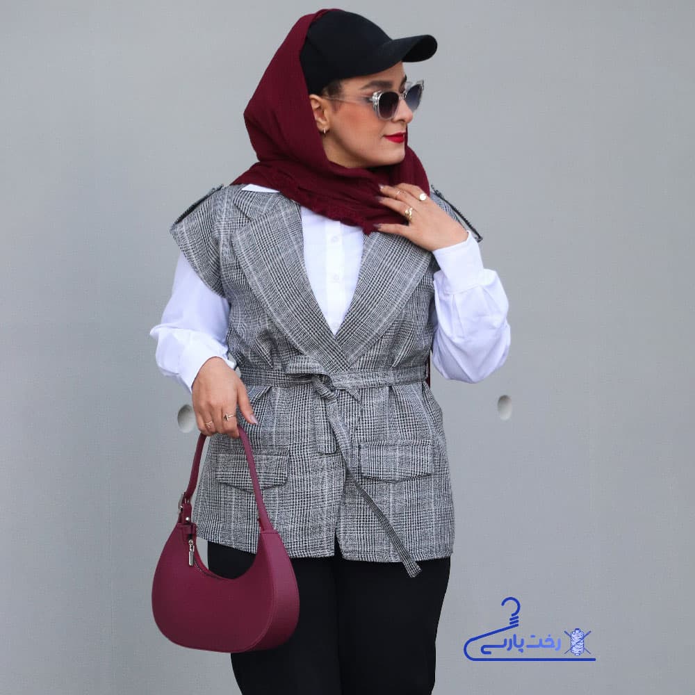 وست یقه انگلیسی چهارخانه با پاگون دکمه دار و کمربند