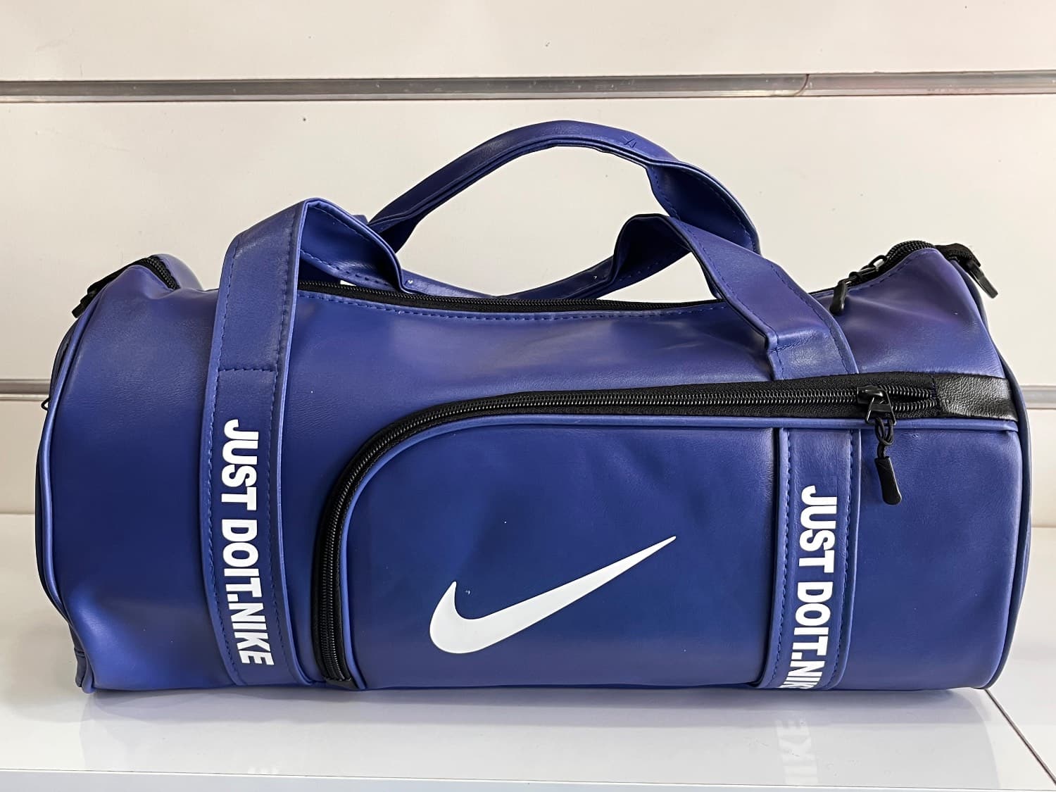 ساک باشگاهی چرم مدل Nike J — تصویر ۳