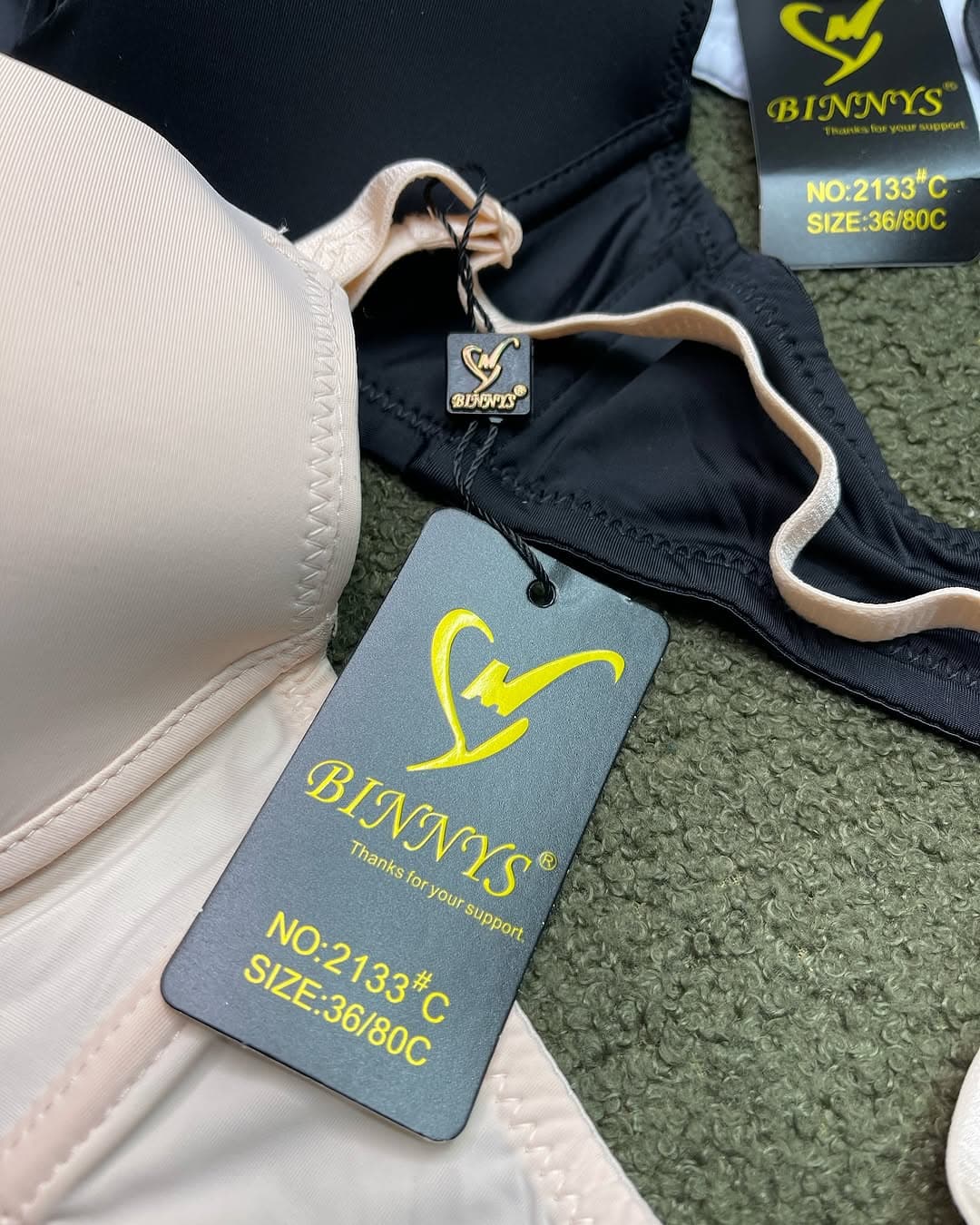 سوتین کد ۲۱۳۳ اسفنجی خارجی فنردار جكدار اعلا برند Binnys(بسته ۱۲تایی)