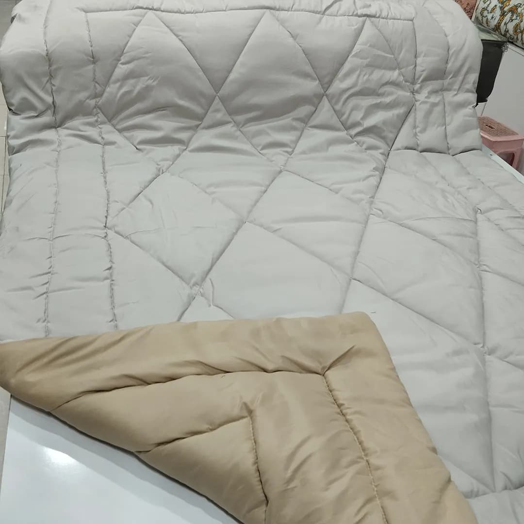 سرویس روتختی یک نفره 4تکه نخودی/طوسی کدD5 — تصویر ۳