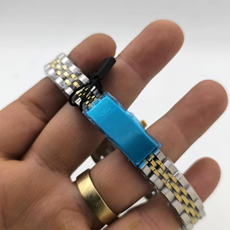 ساعت زنانه الگانس تاریخ دار -طرح سه موتور طلایی – 224501 — تصویر ۶