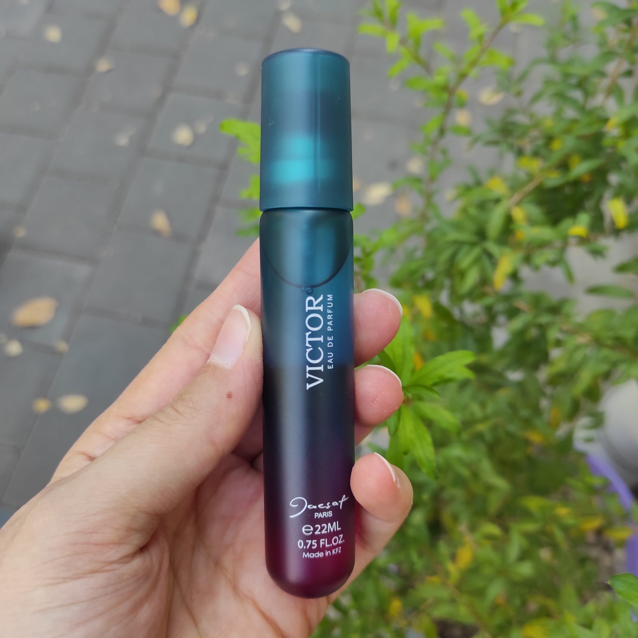 عطر جیبی ویکتور (Victor) برند ژک ساف (Jacsaf) – مردانه 22میلی لیتر