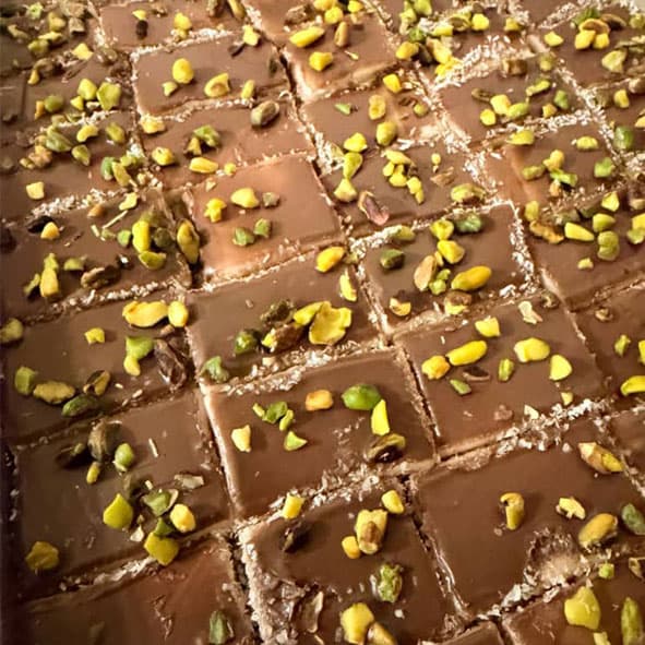لوکوم نوتلا ترکیه با مغز پسته (700 گرم)