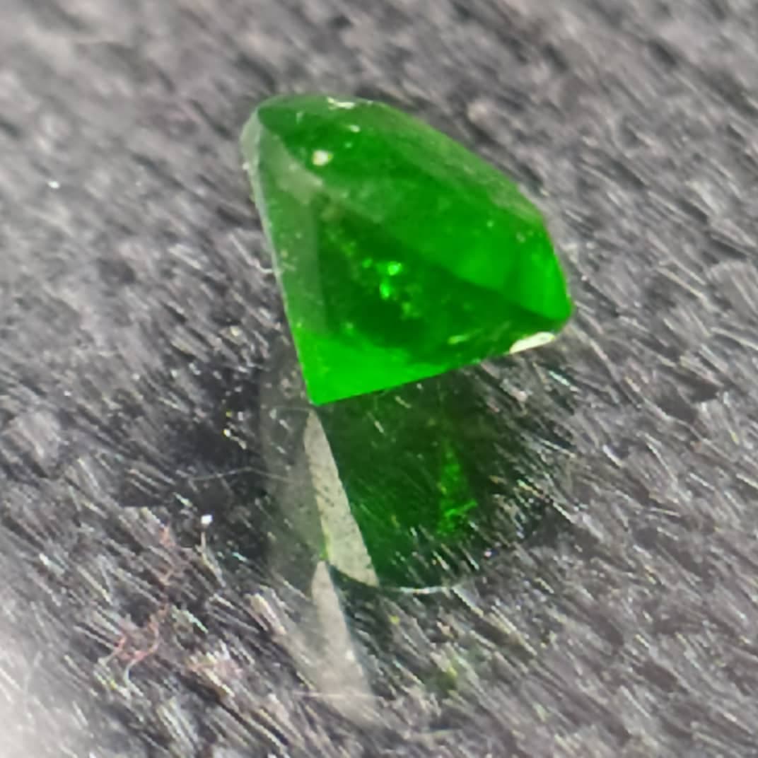 جواهر دمانتوئید D167 — تصویر ۶