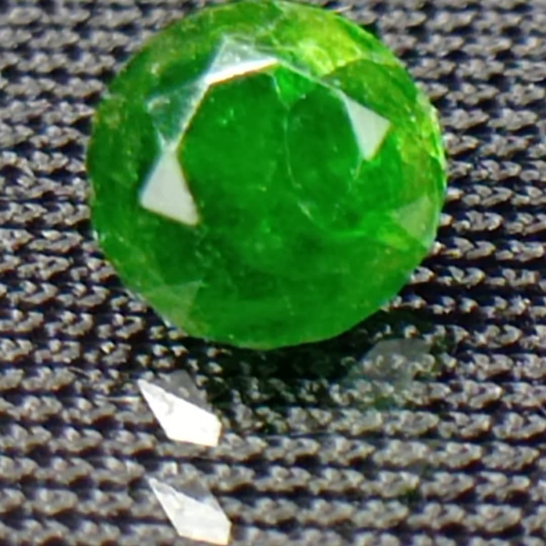 جواهر دمانتوئید D114