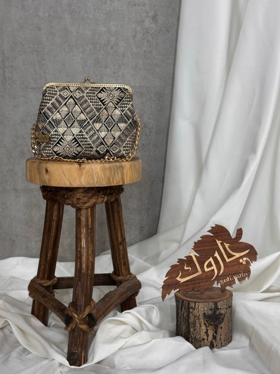 کیف دهنه فلزی