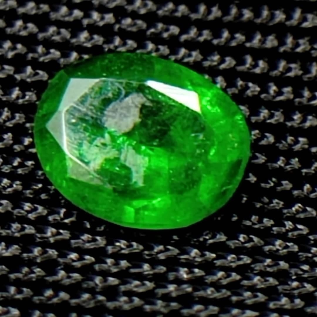 جواهر دمانتوئید D37