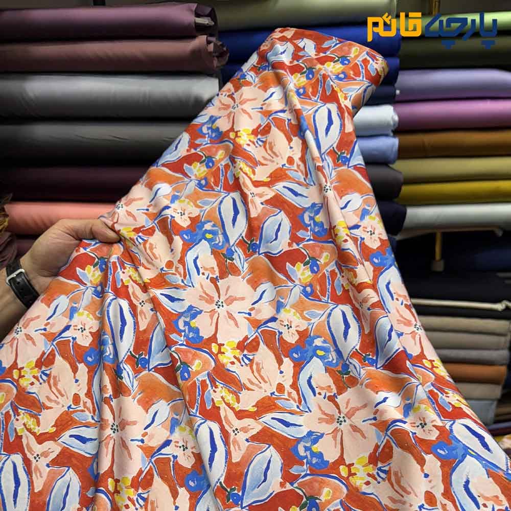 پارچه مجلسی سیلک ابریشم طرحدار طرح گل پررنگی عرض 150 کد 13941