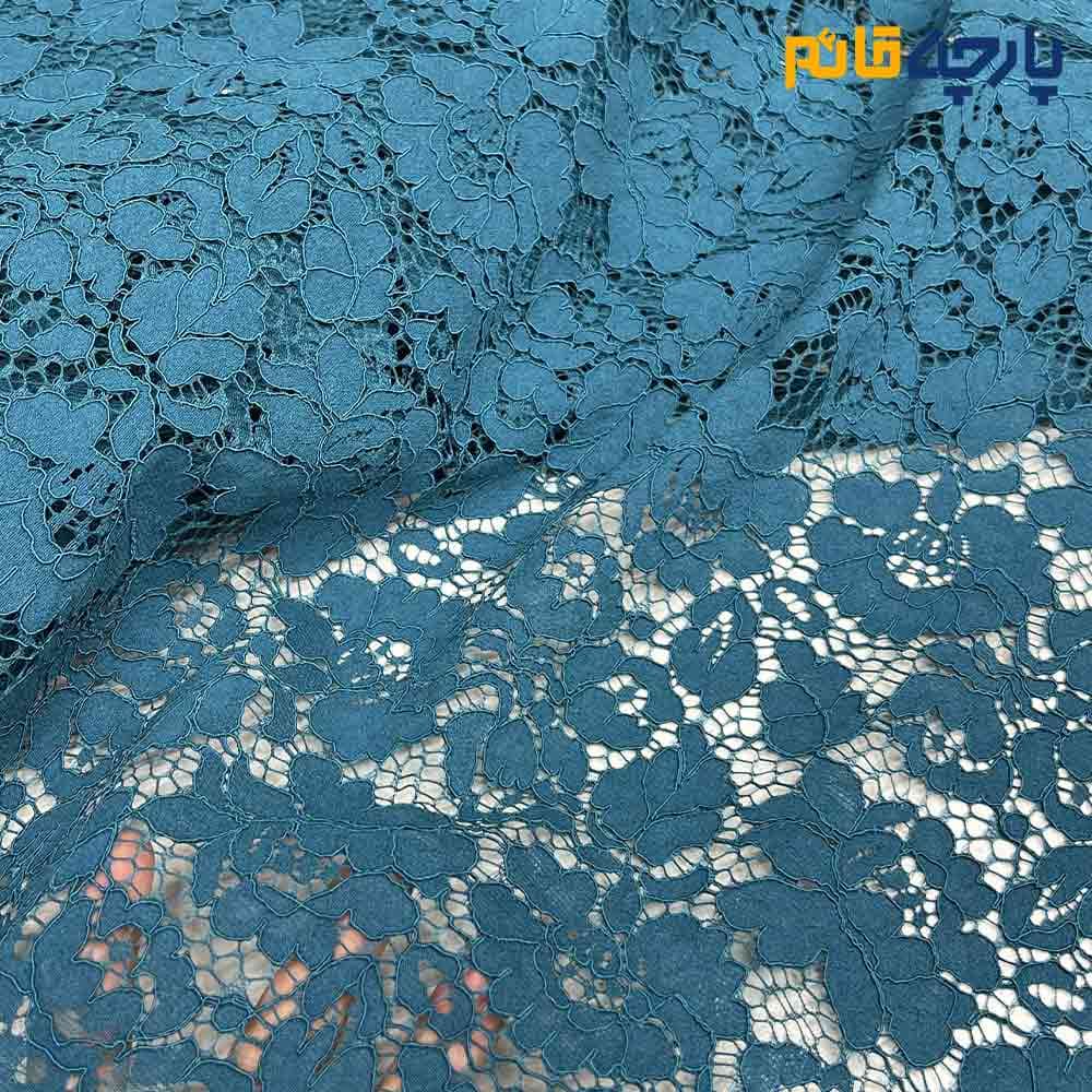 پارچه مجلسی دانتل کتان رنگ سبز فیروزه ای دو طرف حاشیه عرض ۱۵۰ کد 13737 — تصویر ۲