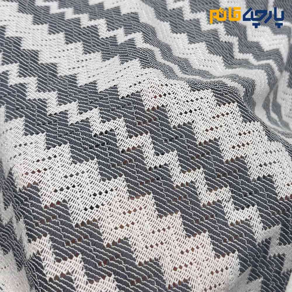 پارچه تابستانه میسونی بهاره ایتالیایی طرح برجسته رنگ آبی جین و سفید عرض 145 کد 12197 — تصویر ۳
