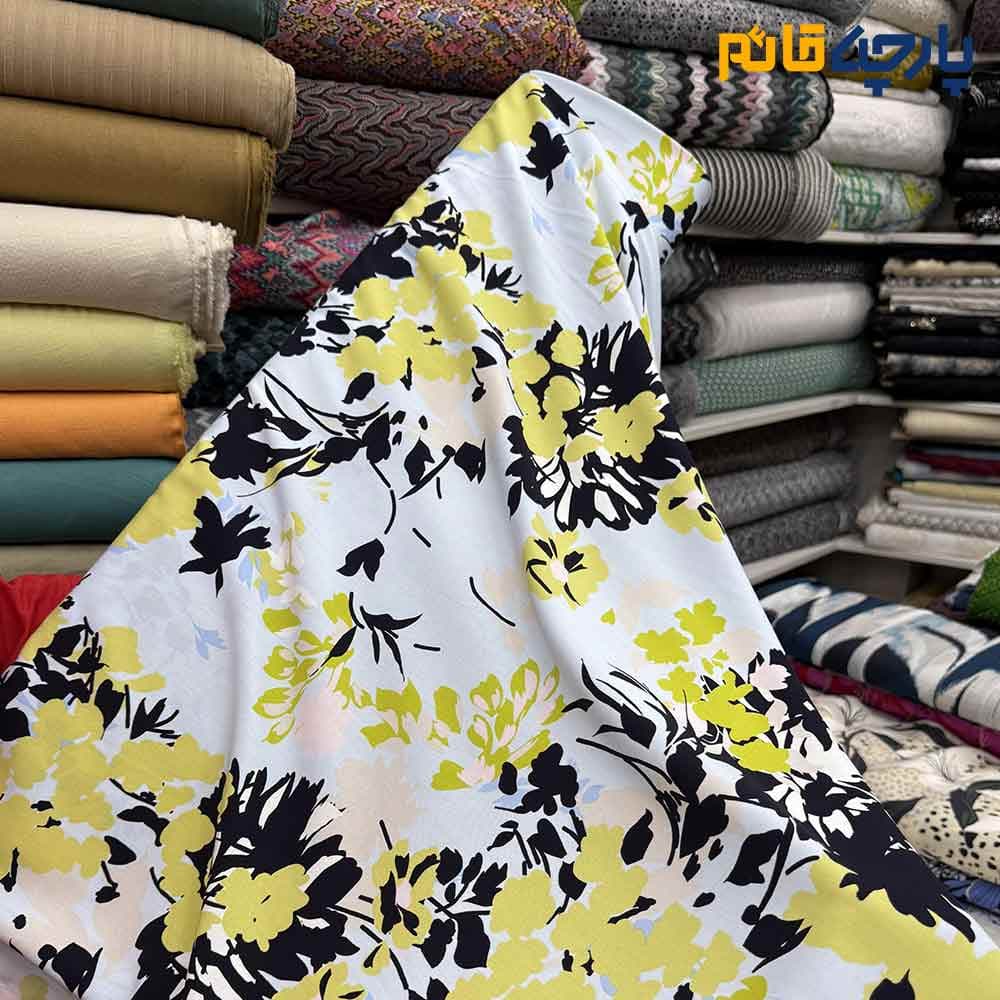 پارچه لینن طرحدار ریکو نخ ایتالیایی طرح گل و برگ زمینه آبی روشن عرض 150 کد 12157