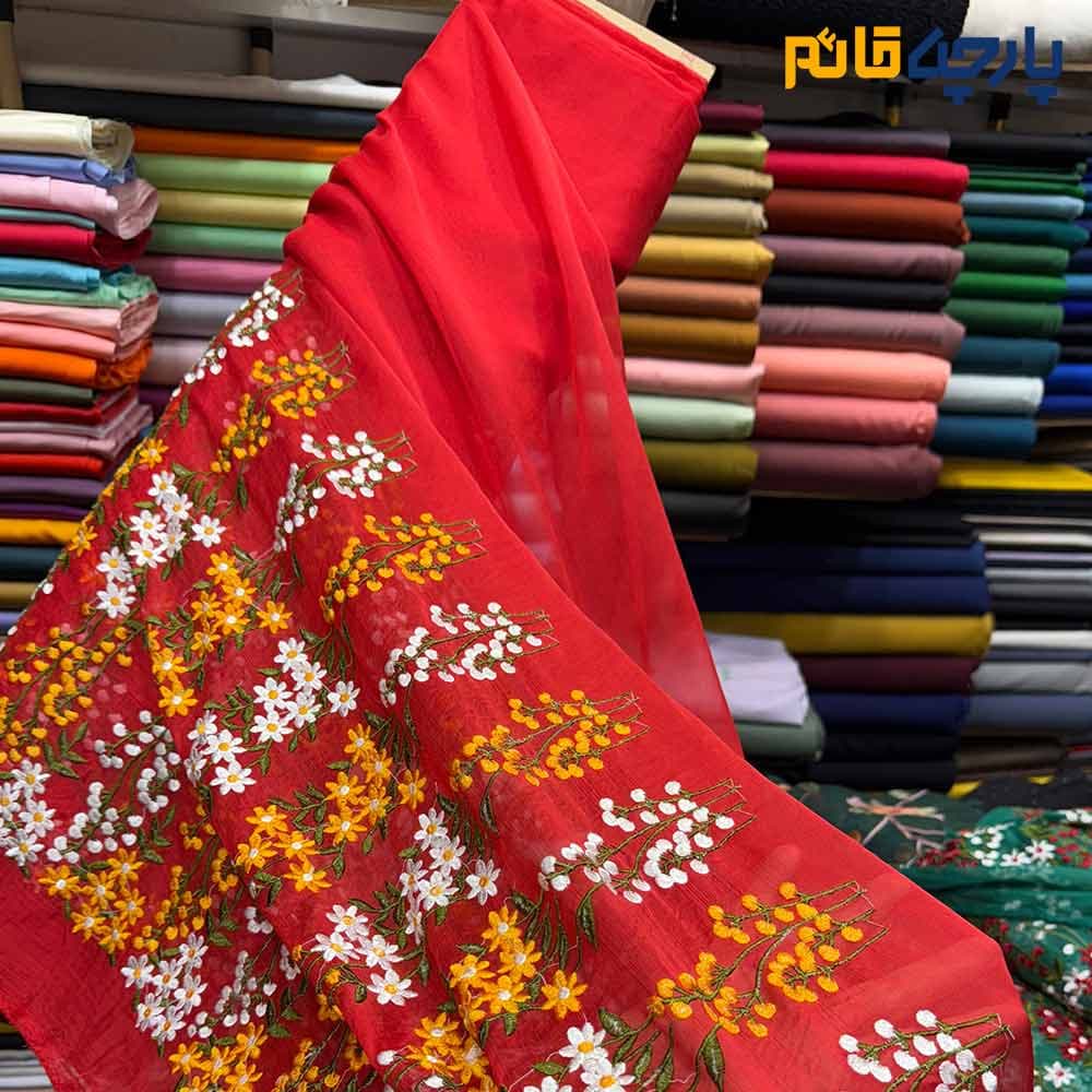 پارچه حریر طرحدار ابریشم ۲ طرف حاشیه رنگ قرمز خاص عرض ۱۵۰ کد 11812