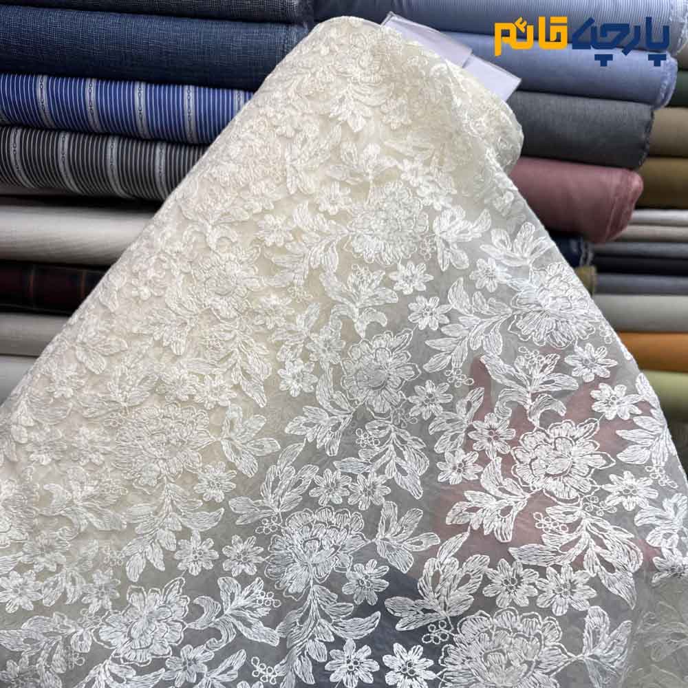 پارچه مجلسی تور کتان ایتالیایی گل هشتی خاص رنگ کرم طبیعی کد9643