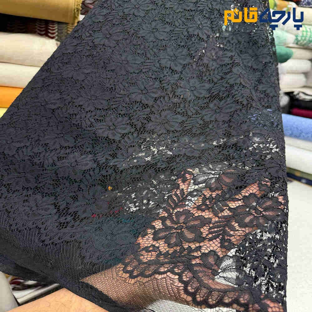 پارچه مجلسی دانتل قیطون دوزی برجسته دو طرف حاشیه رنگ مشکی کد۹۳۴۳