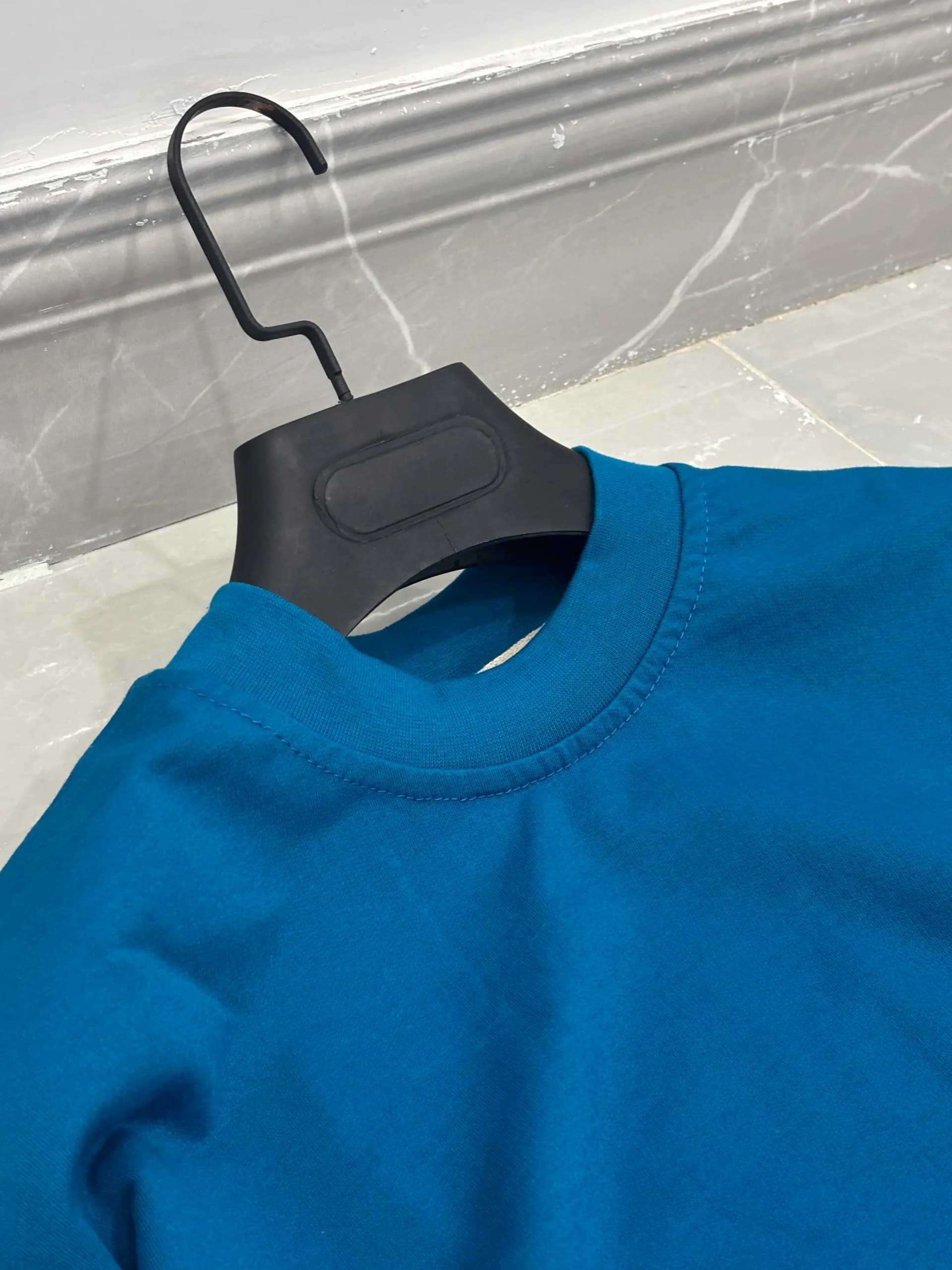 تیشرت بیسیک آبی — تصویر ۳
