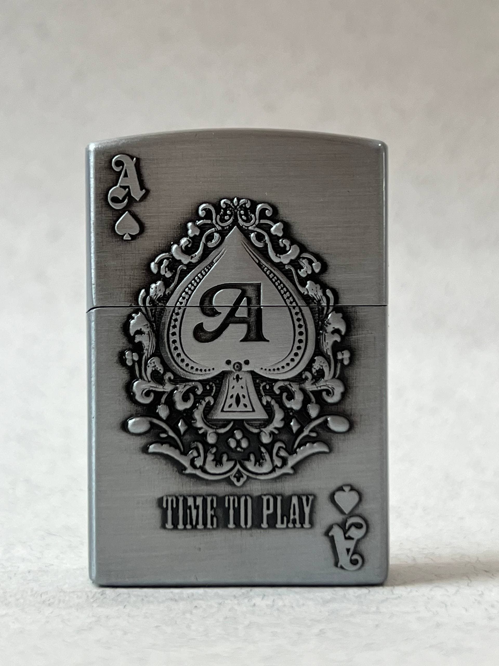 فندک گازی طرح زیپو لایتر (LIGHTER) طرح تک پیک Ace of Spades نقره‌ای