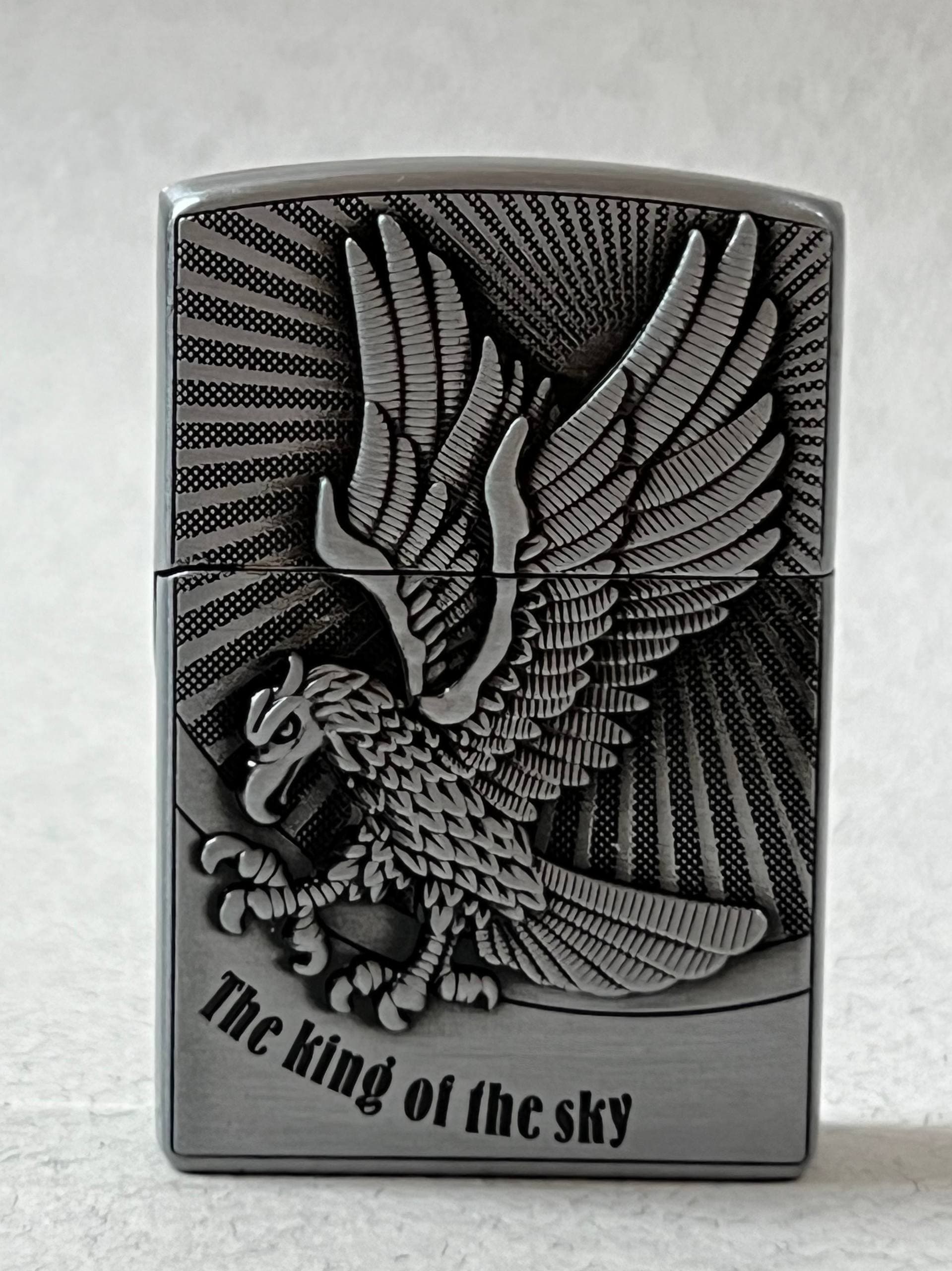 فندک گازی طرح زیپو لایتر (LIGHTER) طرح عقاب پادشاه آسمان نقره‌ای
