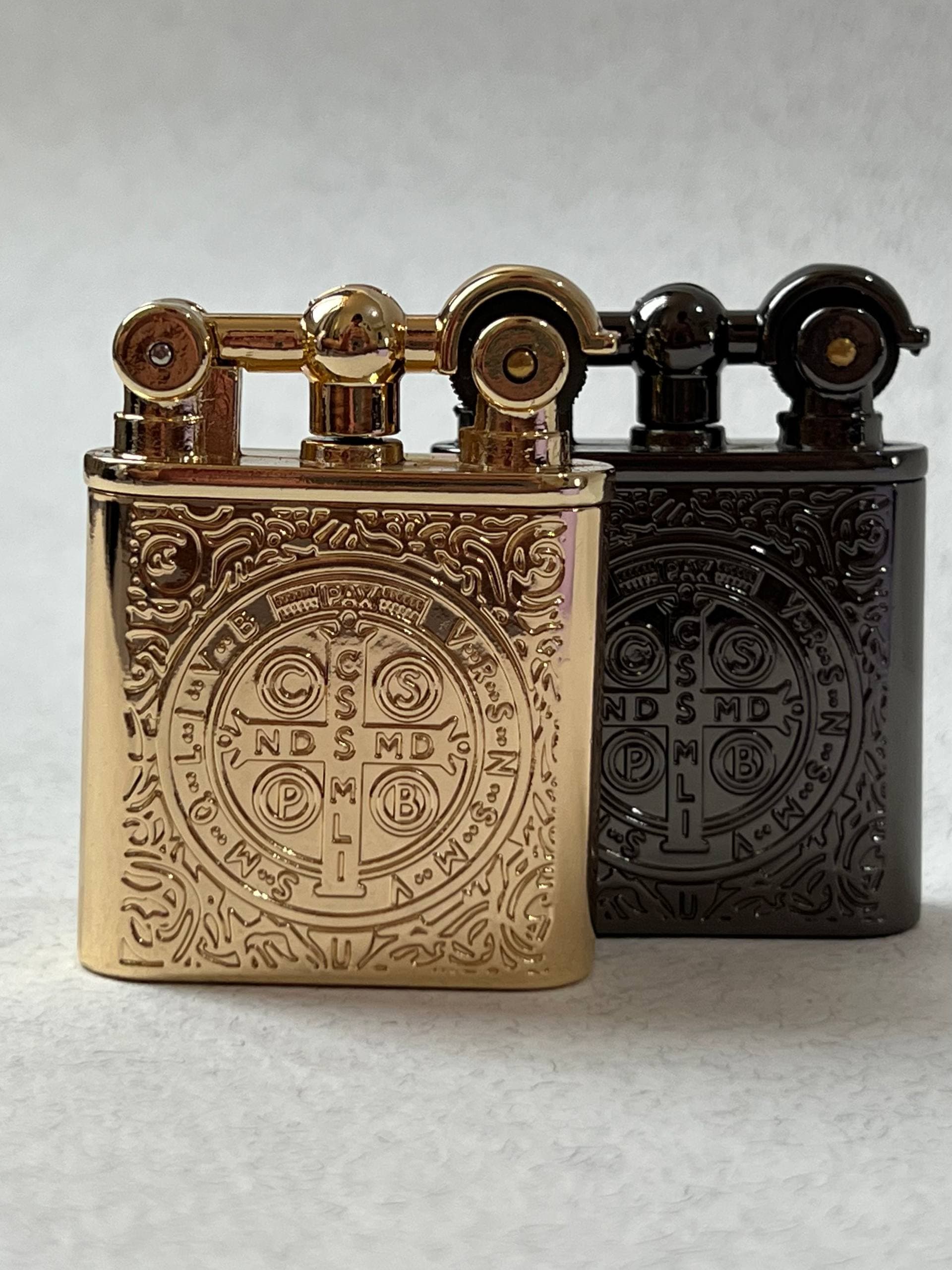 فندک گازی سنگی لایتر (LIGHTER) طرح کنستانتین براق در دو رنگ طلایی و مشکی