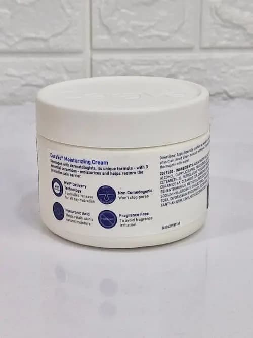 کرم مرطوب کننده و آبرسان کاسه ای سراوی مناسب پوست خشک و خیلی خشک حجم 340 میل اورجینال — تصویر ۴