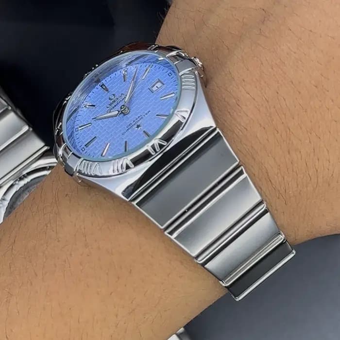 ساعت امگا کانسلیشن مردانه صفحه آبی تیفانی | OMEGA — تصویر ۲