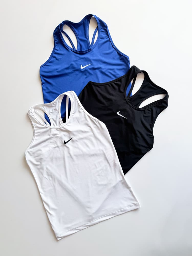 تاپ ورزشی زنانه فلامنت پشت بندی مینیمال نایکی Nike — تصویر ۸