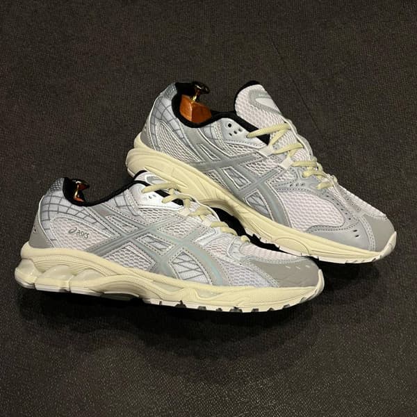 کتونی اسیکس ژل نیمباس 10.1 Asics Gel Nimbus طوسی — تصویر ۴
