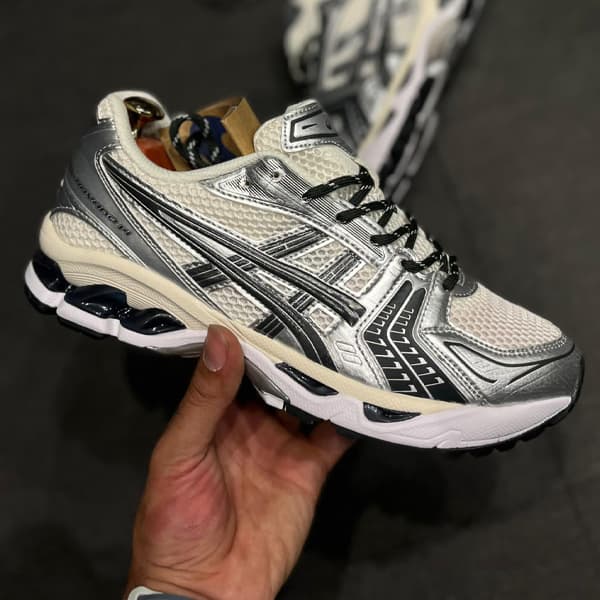 کتونی اسیکس gel kayano 14 نقره‌ای — تصویر ۵