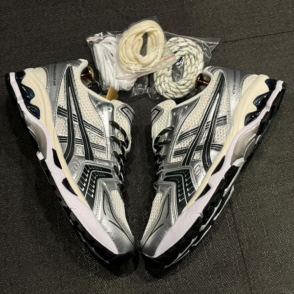 کتونی اسیکس gel kayano 14 نقره‌ای — تصویر ۶