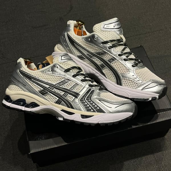 کتونی اسیکس gel kayano 14 نقره‌ای