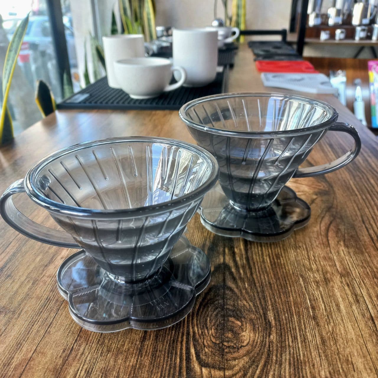 V60 پلاستیک دودی سایز ۰۱