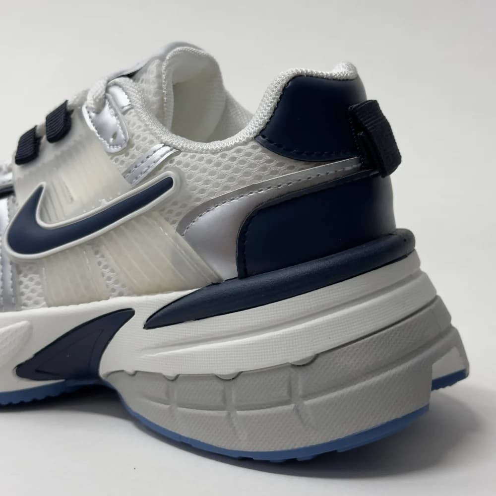 کتونی زنانه نایکی V2K ران سفید سرمه‌ای | Nike V2K Run White Navy — تصویر ۳