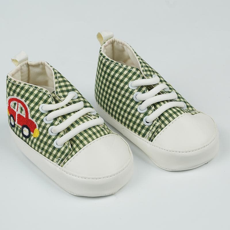 پاپوش کودک پسرانه طرح چهارخونه ماشین — تصویر ۳