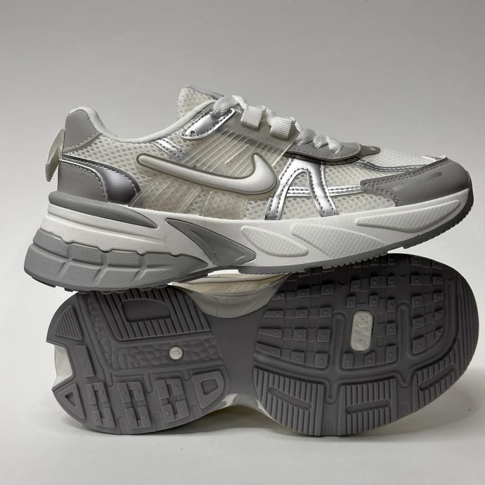 کتونی نایک وی تو کی سفید نقره‌ای | Nike V2K Run White Silver — تصویر ۳